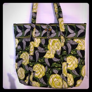 ***NEW*** Vera Bradley Vera Tote 👜